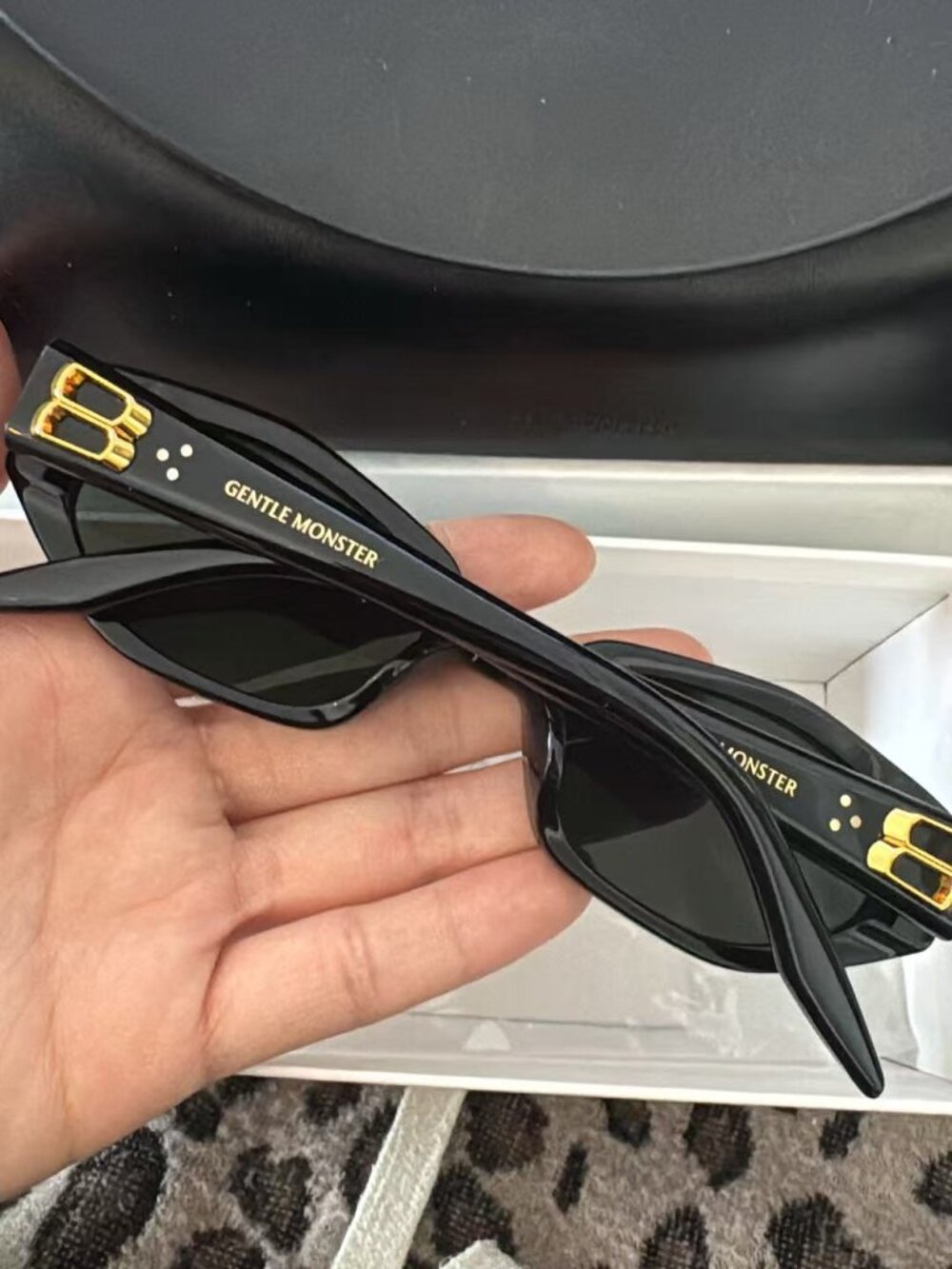 Gentle Monster MIRO Black Rectangular Sunglasses Gold Detail - Picture 4 of 8